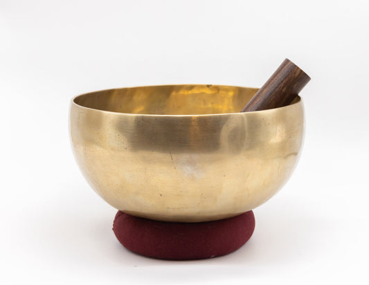 Handcrafted Singing Bowl – 24cm | 1