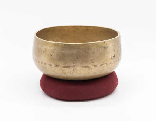 Handcrafted Singing Bowl – 17cm | 11