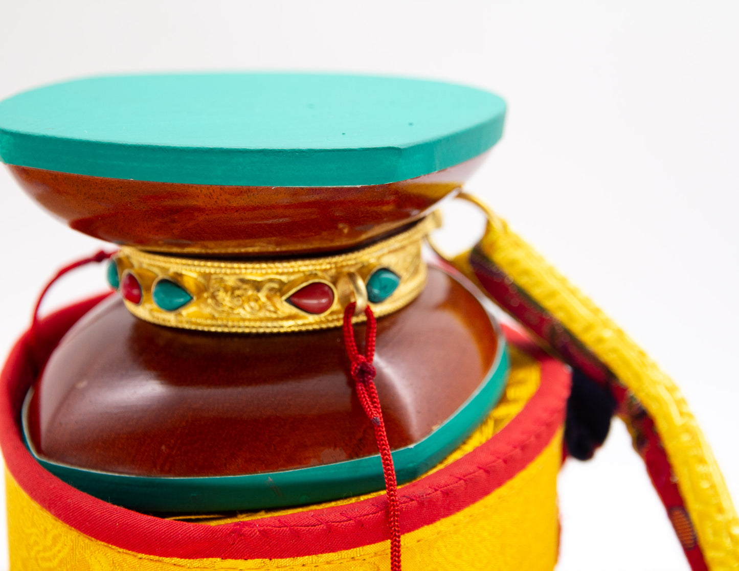 Traditioneller Damaru – Goldener Ring