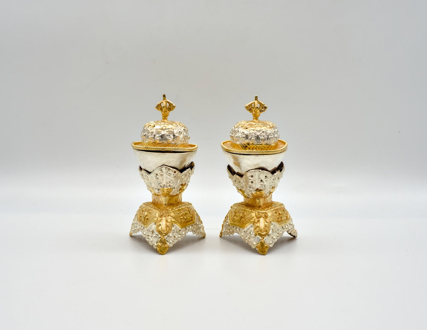Paar Kapala aus Silber und Gold – 11,5 cm