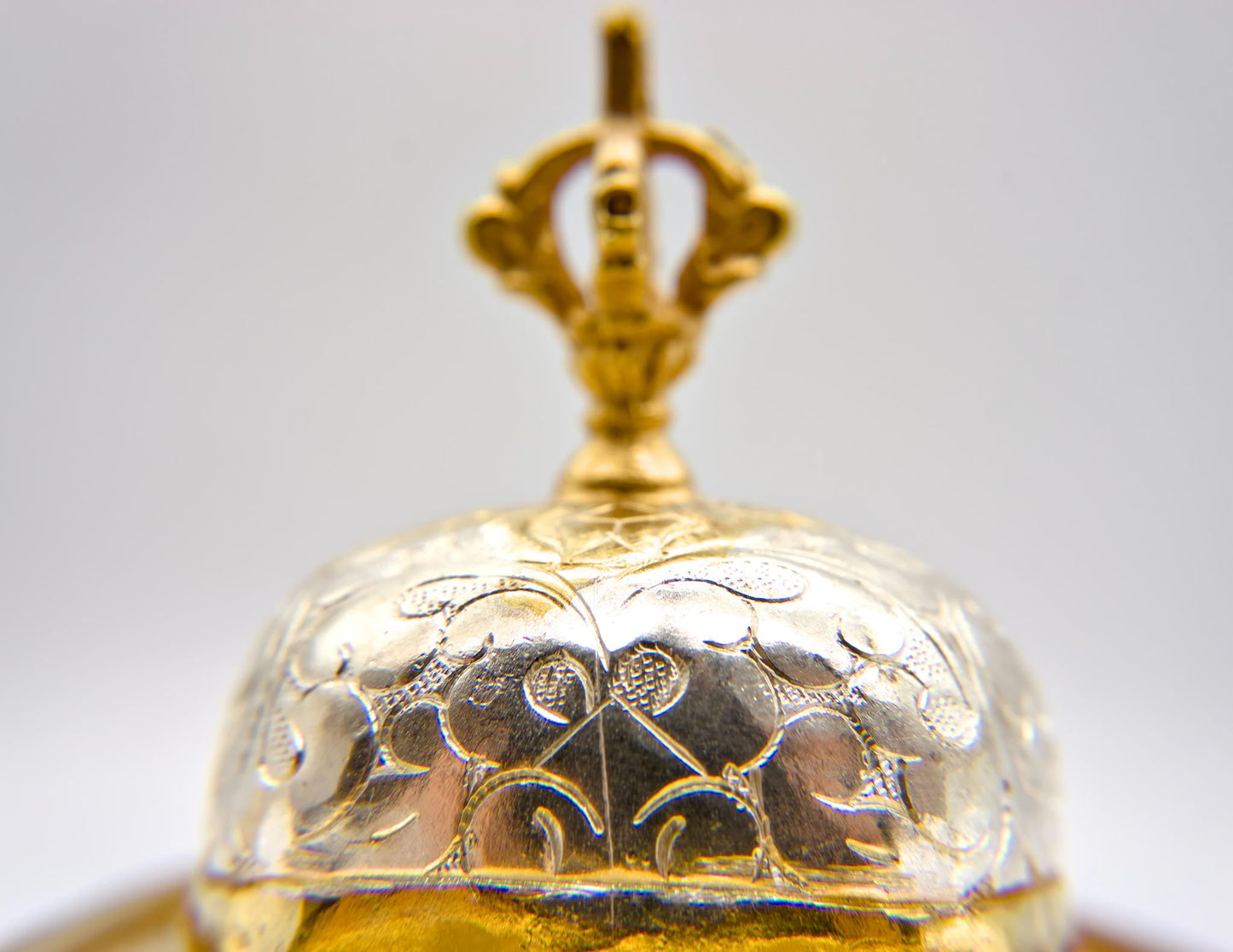Paar dreibeinige Silber & Gold-Kapala – 7 cm