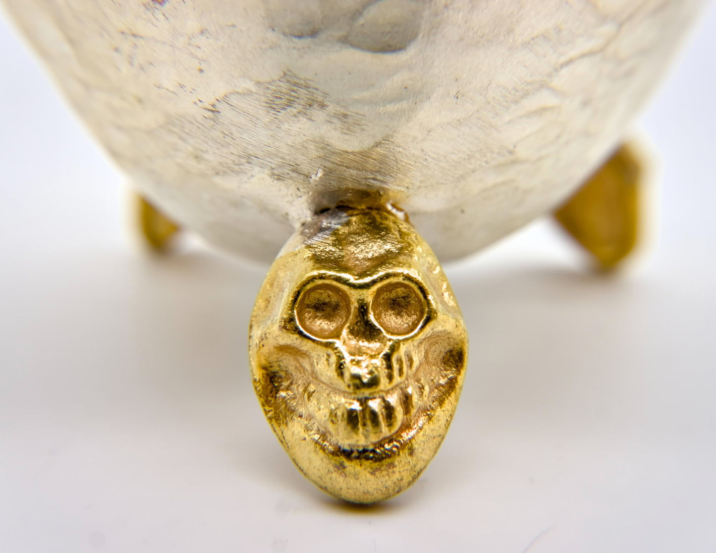 Paar dreibeinige Silber & Gold-Kapala – 7 cm