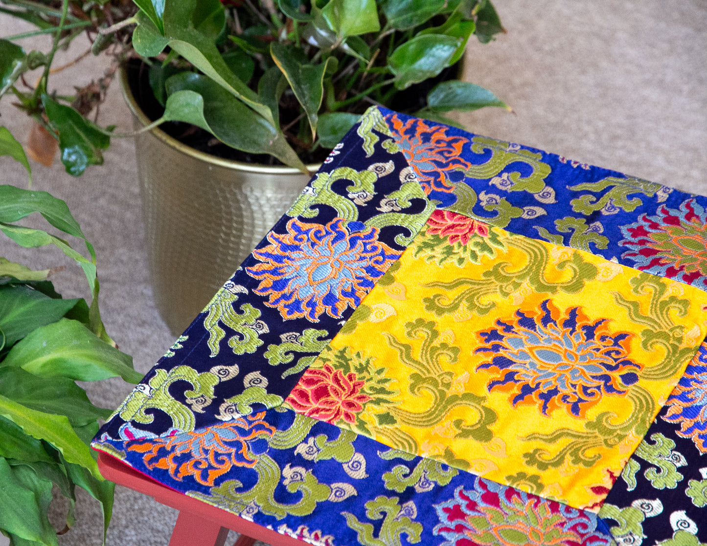 Square Brocade Cloth – 36 x 36cm