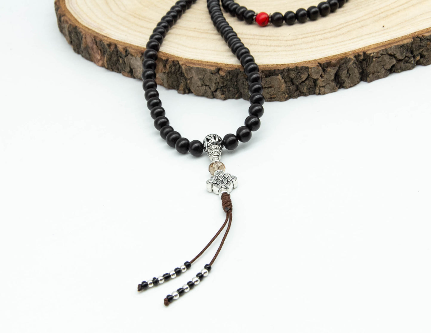 Schwarzes Rosenholz-Mala mit rotem Howlith – 8 mm