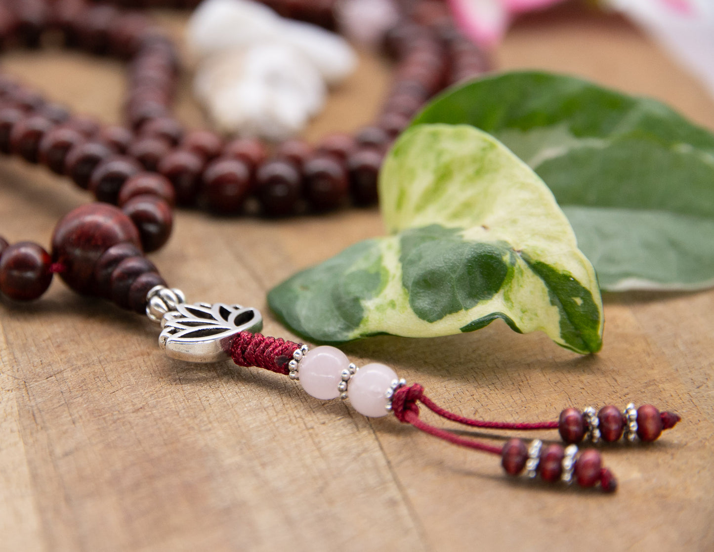 Mala aus Rosenholz und Rosenquarz – 8 mm