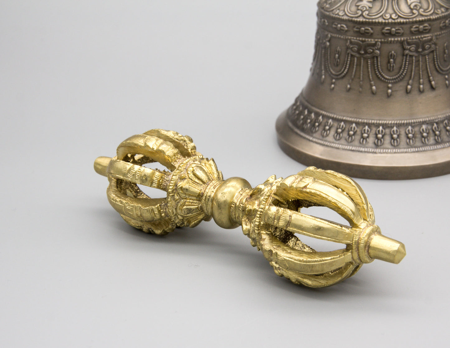 9-zackige Glocke & Dorje mit Goldkontrast I – Standard