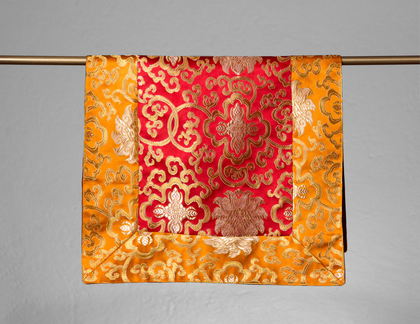 Standard Brokattuch / Übungstischdecke – Orange & Rot