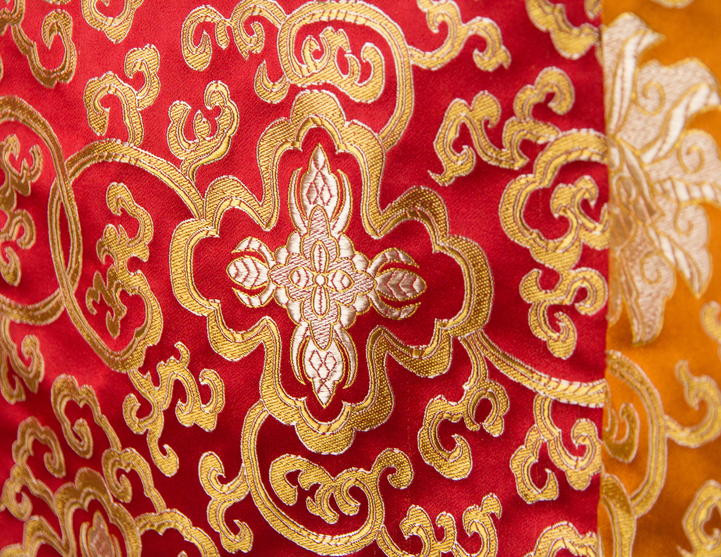 Standard Brokattuch / Übungstischdecke – Orange & Rot