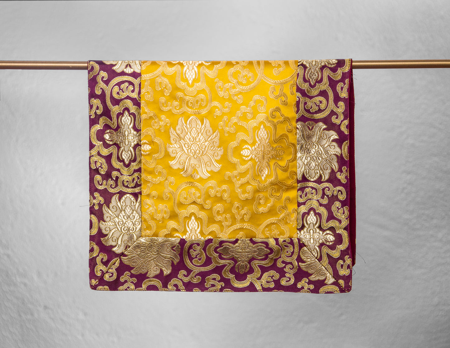 Standard-Brokattuch / Übungstischdecke – Lila und Gelb