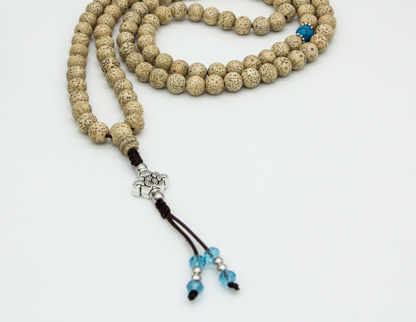 Lotussamen & türkisfarbener Howlith Mala mit silbernem Lotus – 8 mm