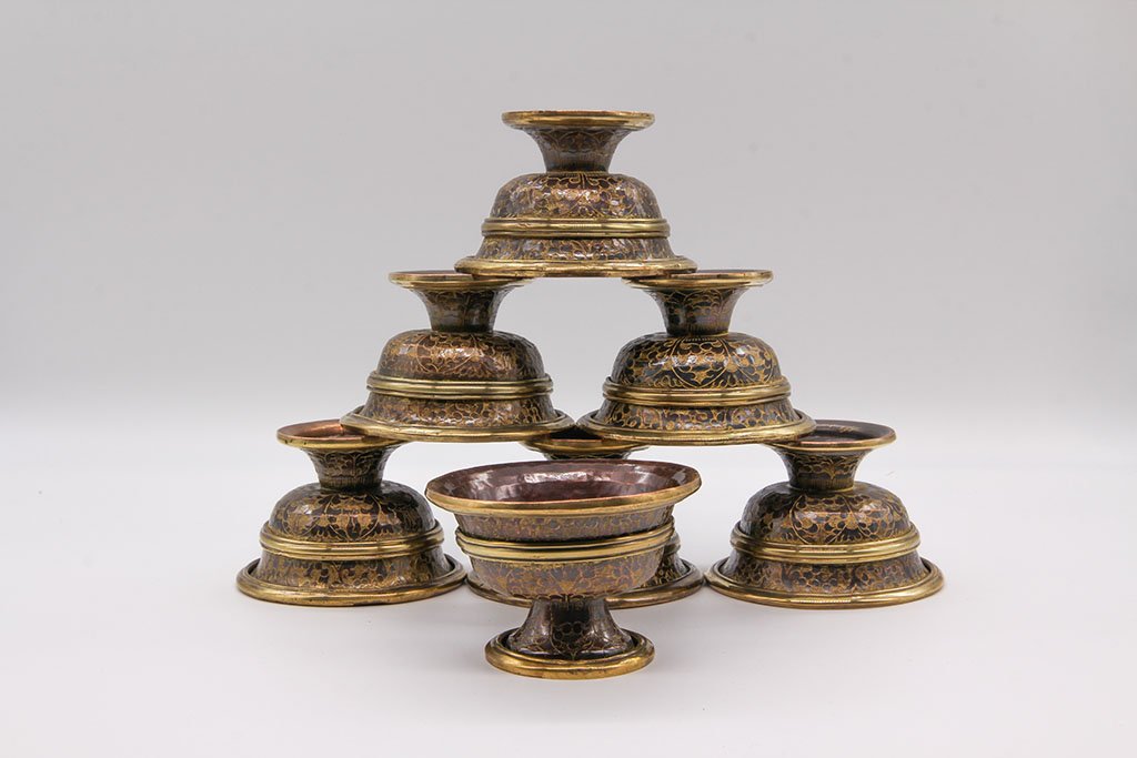 Graviertes Opferschalen-Set mit Fuß, oxidiertes Kupfer – 8 cm