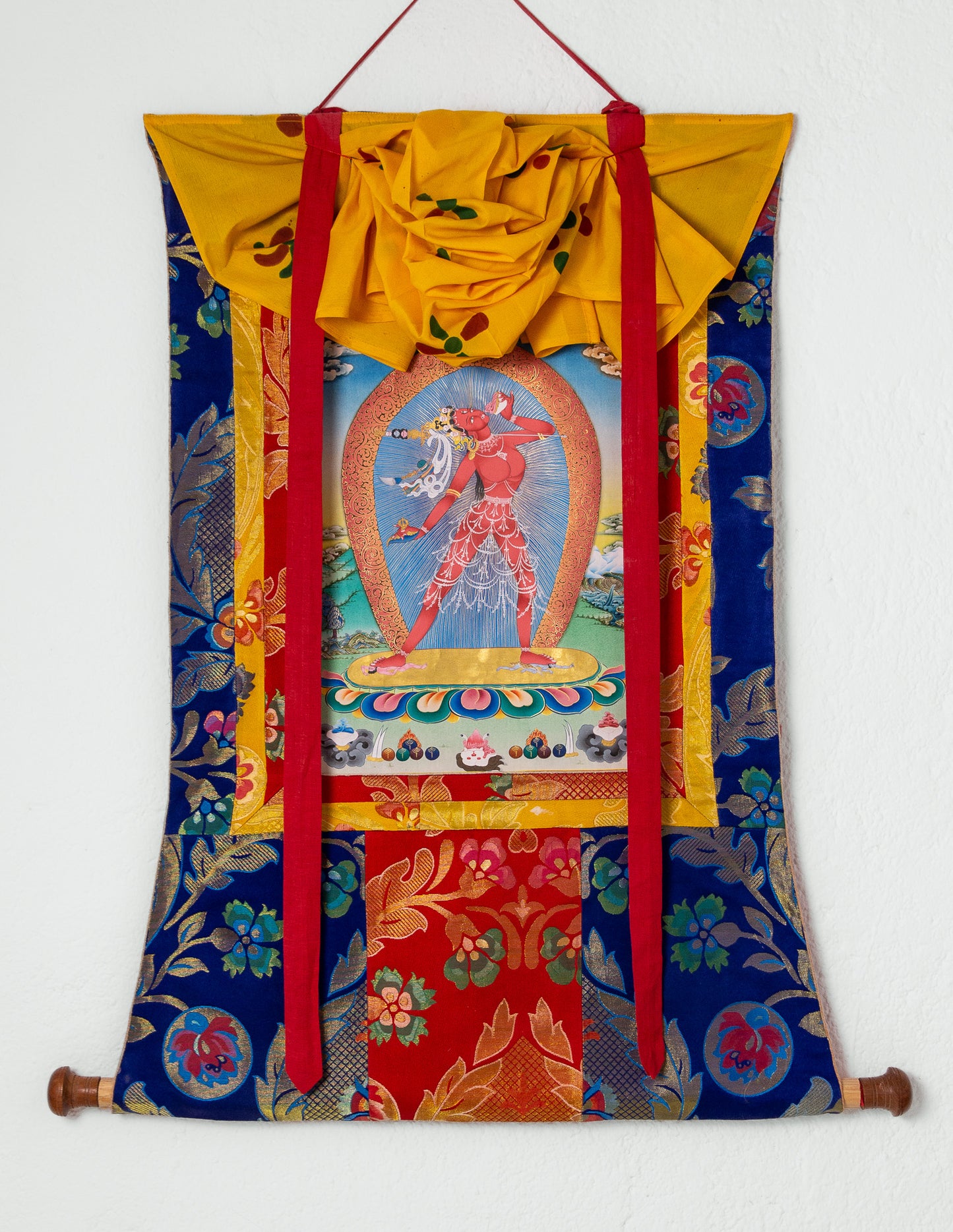 Vajrayogini Thangka II mit altem Brokat