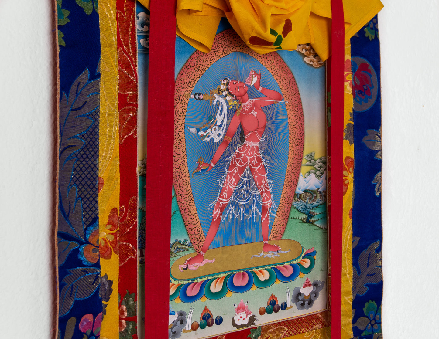 Vajrayogini Thangka II mit altem Brokat