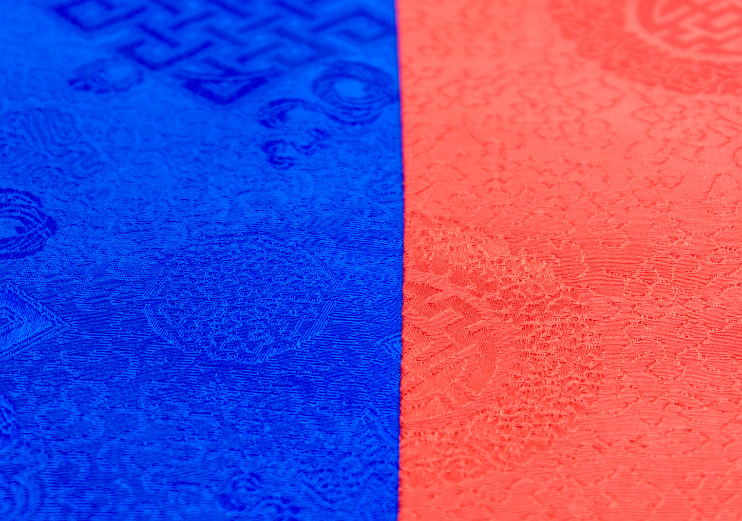 Edler Quadratischer Brokat – Rotes Mittelstück 90x90 cm