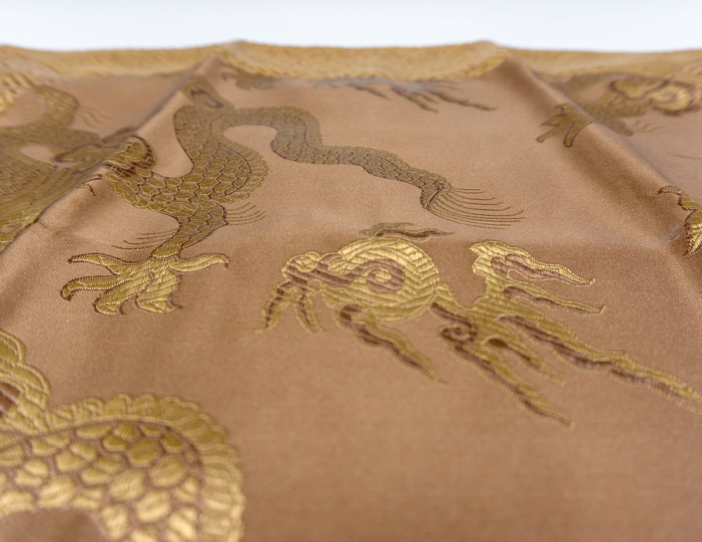 Quadratischer „Goldener Drache“- Brokat  – 47 x 47 cm