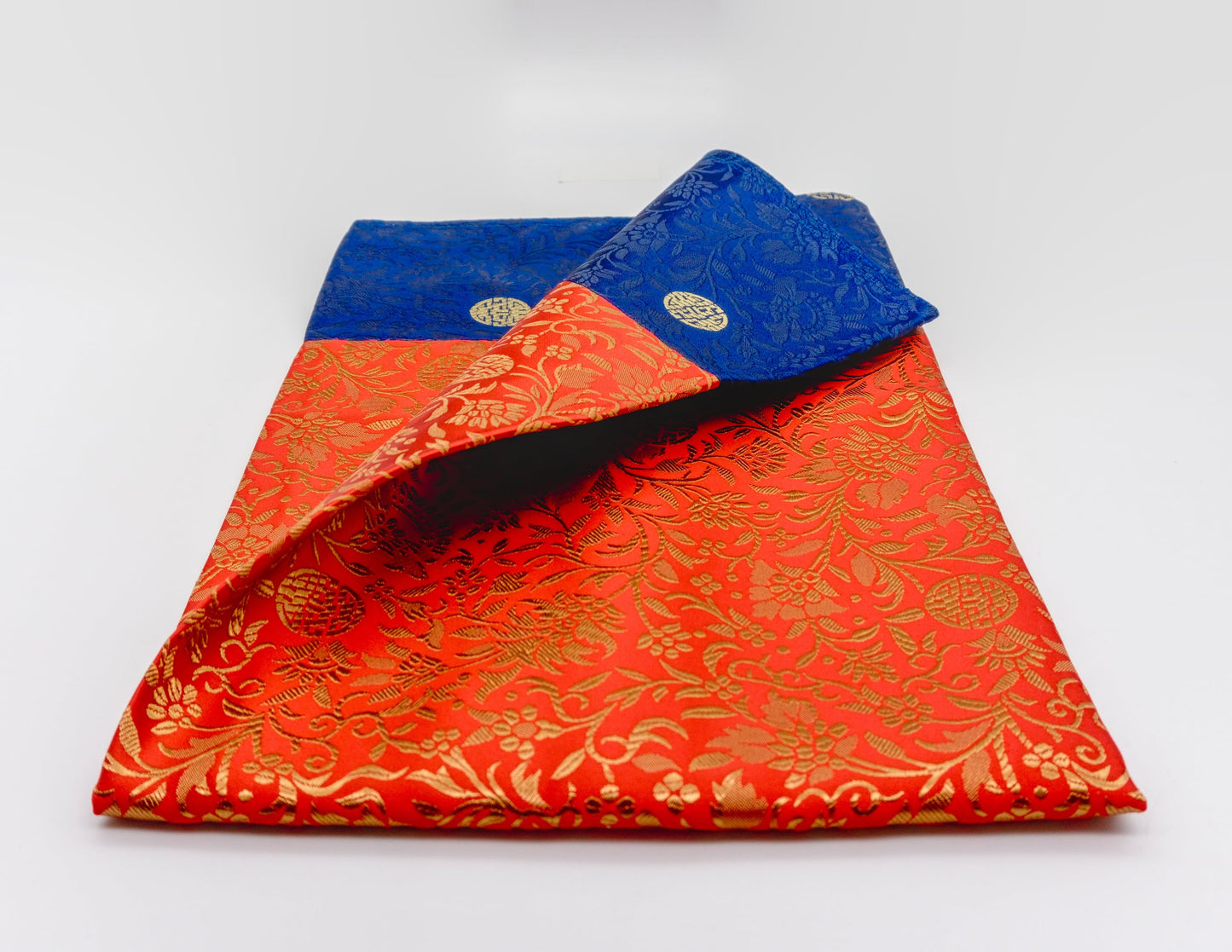 Square Brocade 70x70