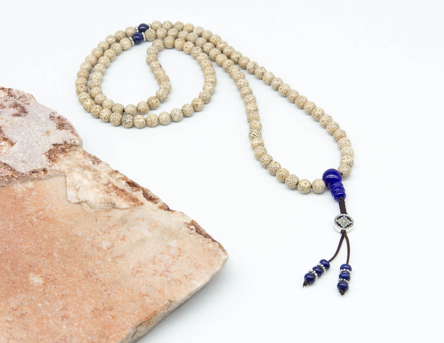 Lotussamen & Lapislazuli Mala mit silberner Doppeldorje - 8mm