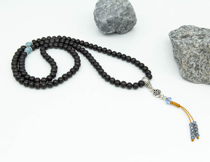 Schwarze Rosenholz Mala mit Aquamarin - 8mm