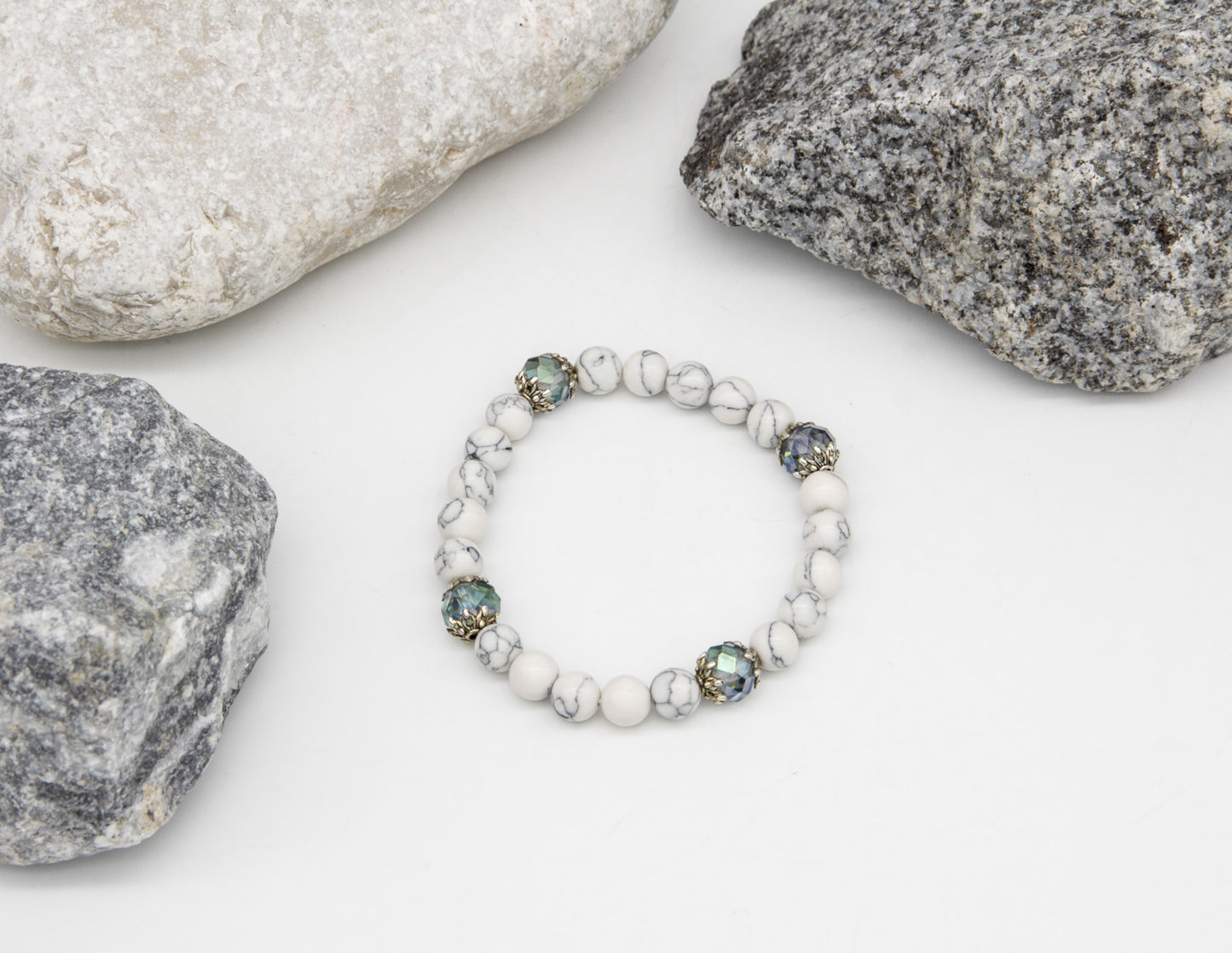 Howlite Bracelet – 8mm