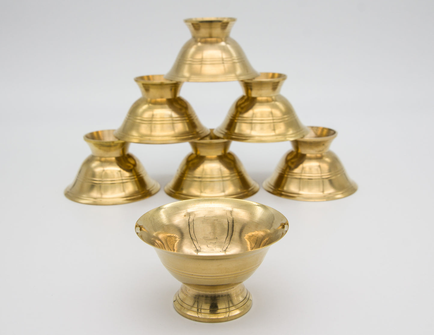 Opferschalen-Set mit Fuß, vermessingt – 6,5 cm
