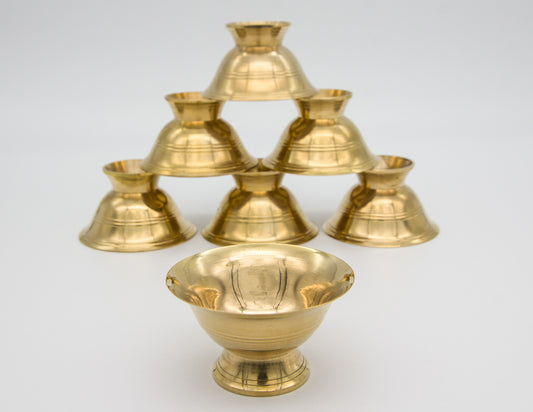 Opferschalen-Set mit Fuß, vermessingt – 6,5 cm